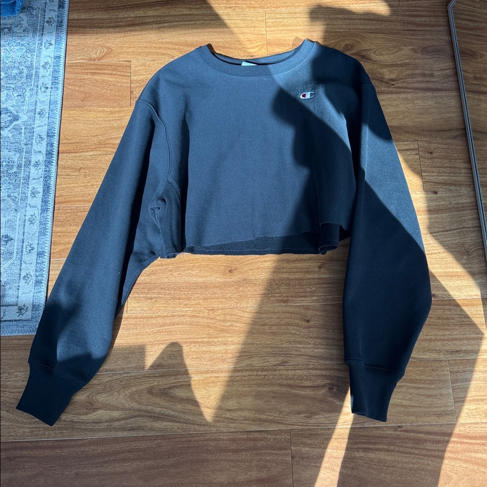 Champion Women's Black Cropped Crewneck Sweatshirt